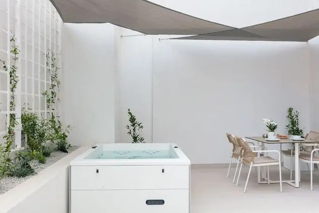 Suite with Terrace & Outdoor Jetted Tub