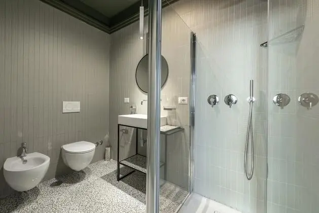 Junior Süit, Balkon