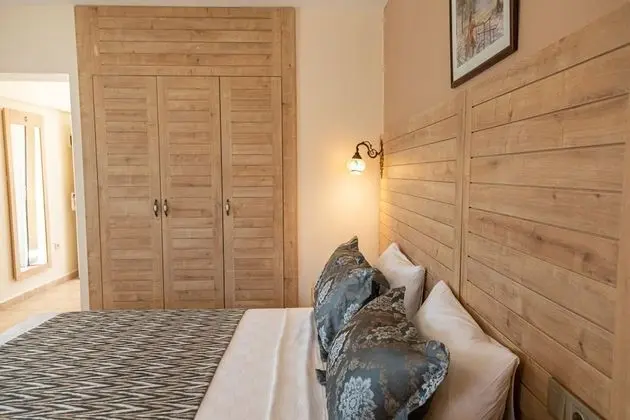 Comfort Tek Büyük veya İki Ayrı Yataklı Oda