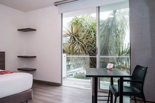 Tek Büyük Yataklı Oda, Balkon