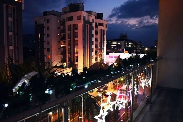 Tek Büyük Yataklı Oda, Balkon