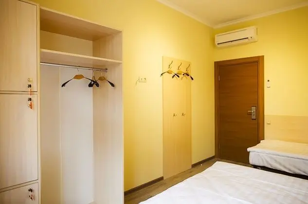 Tek Büyük Yataklı Oda, Ortak Banyo (1 extra bed)