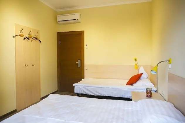 Tek Büyük Yataklı Oda, Ortak Banyo (1 extra bed)