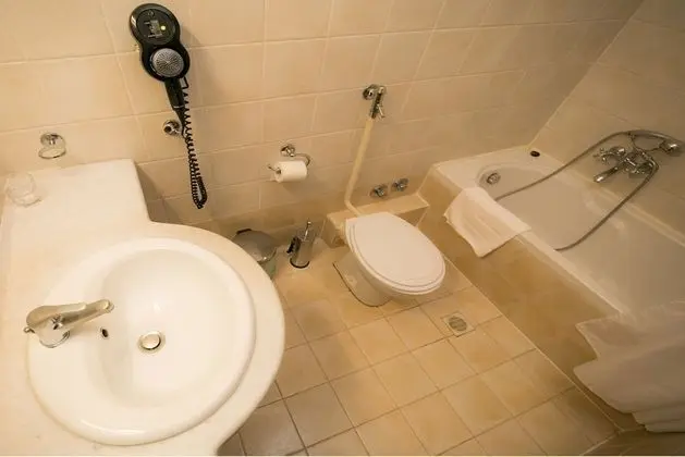 Classic Double Room With Window and Portaria View