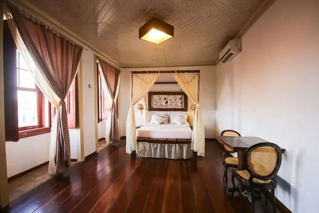 Luxury Oda