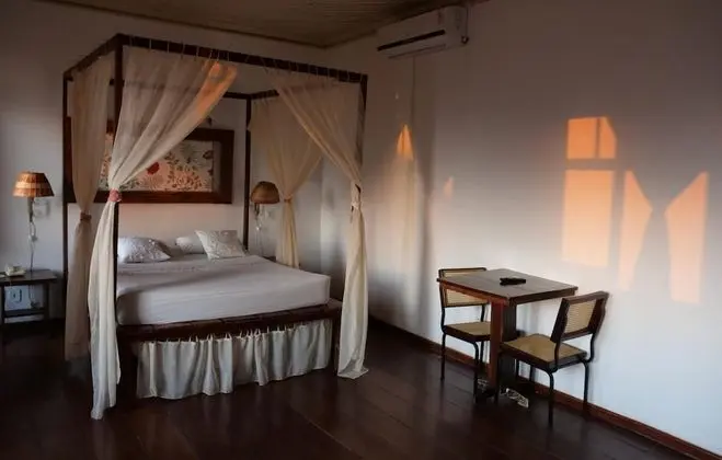 Luxury Oda
