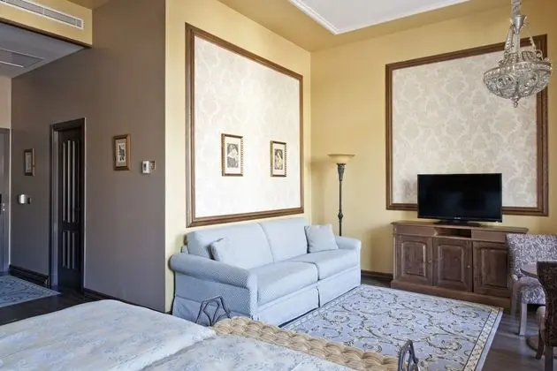 Deluxe Room,2 adults&1child(access to Portaventura Park+1 day Ferrari Land+Express Premium per stay)