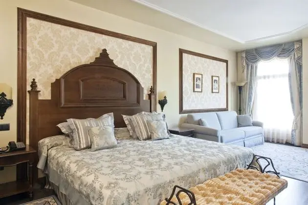 Deluxe Room (access to Portaventura Park +1 day Ferrari Land + Express Premium Pass per stay)
