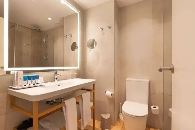 Tek Büyük Yataklı Oda, Balkon