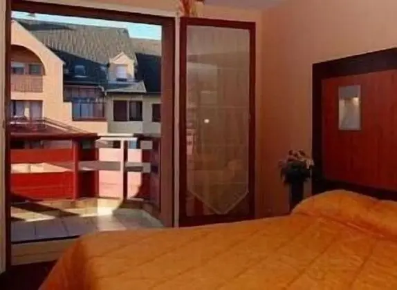 Apart, Bir adet Çift Kişilik Yataklı ve Bir Çekyatlı