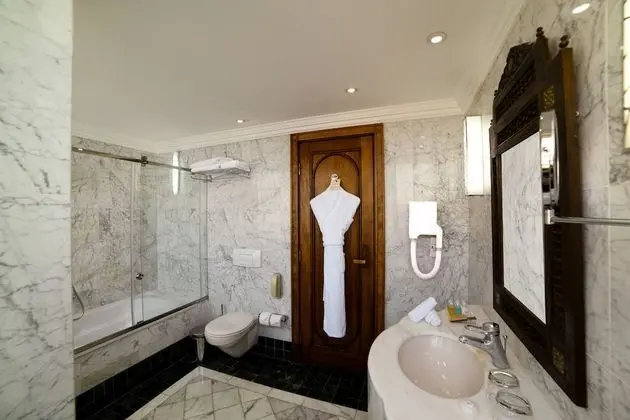 Deluxe Tek Büyük Yataklı Oda, Deniz Manzaralı