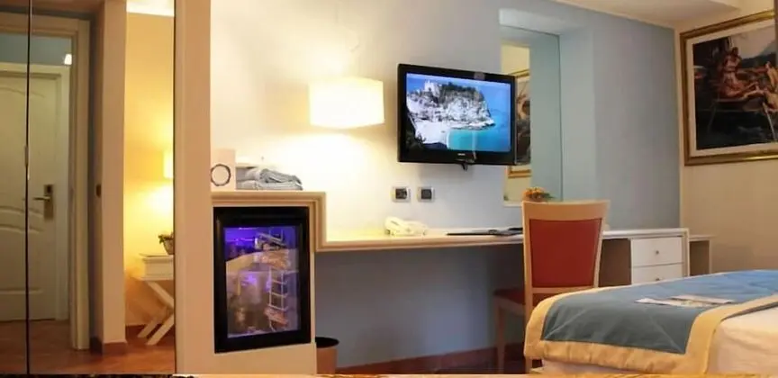 Comfort Tek Büyük Yataklı Oda, Balkon, Şehir Manzaralı