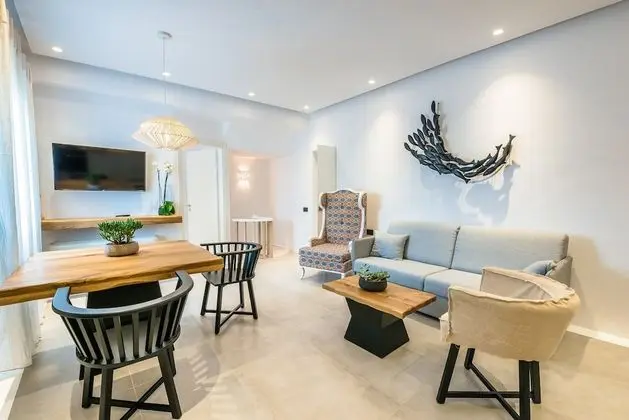 Deluxe Two Bedrooms Suite