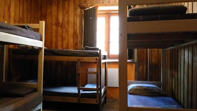 Ortak Ranzalı Oda, Karma Ranzalı Oda, Ortak Banyo (6 People)