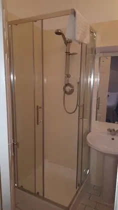 Family Oda, Birden Çok Yatak, Sigara İçilmez