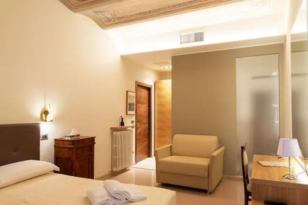 Deluxe Tek Büyük veya İki Ayrı Yataklı Oda (203)