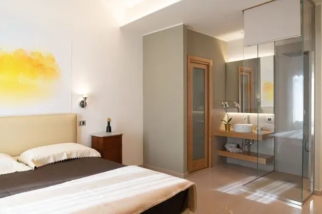 Deluxe Tek Büyük Yataklı Oda (202)