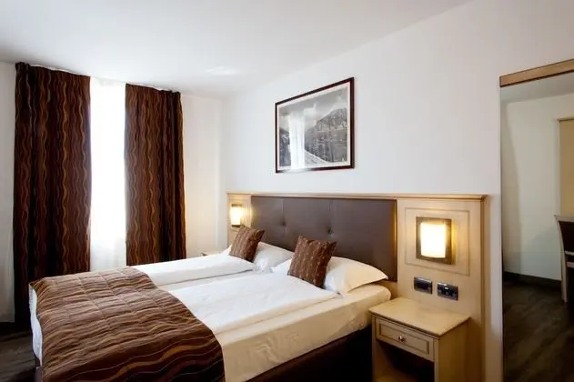 Classic Büyük Yataklı Tek Kişilik Oda