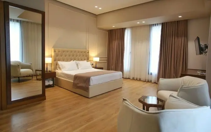 Deluxe Tek Büyük Yataklı Oda