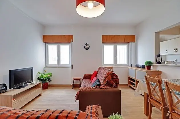 Apart Daire, 2 Yatak Odası, Mutfak, Denize Bakan
