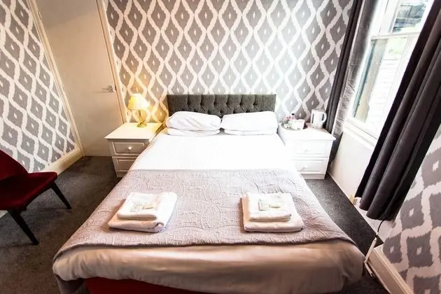 Standard Tek Büyük Yataklı Oda