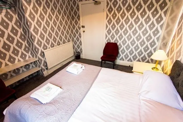 Standard Tek Büyük Yataklı Oda