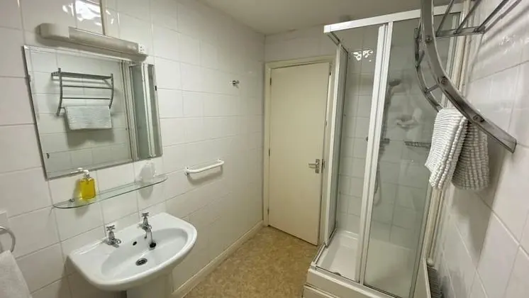 Basic Süit, Banyolu/Duşlu