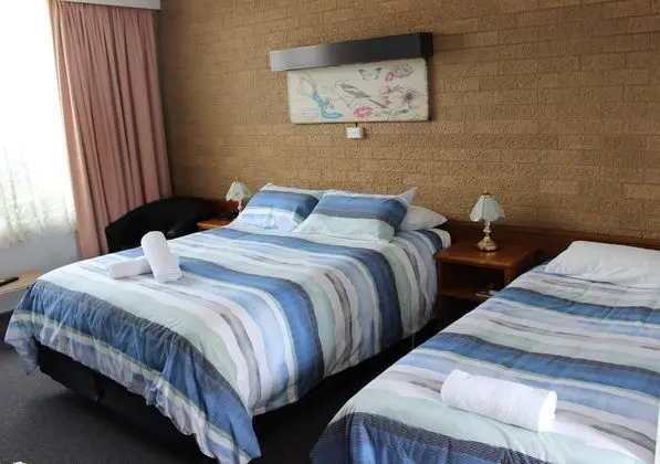 İki Ayrı Yataklı Oda (1 Queen and 1 Single Bed)