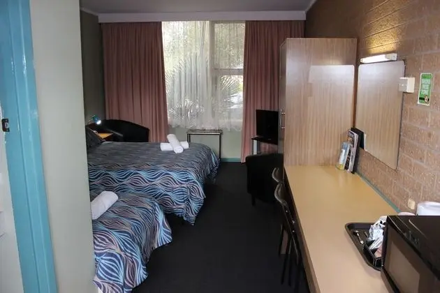 İki Ayrı Yataklı Oda (1 Queen and 1 Single Bed)