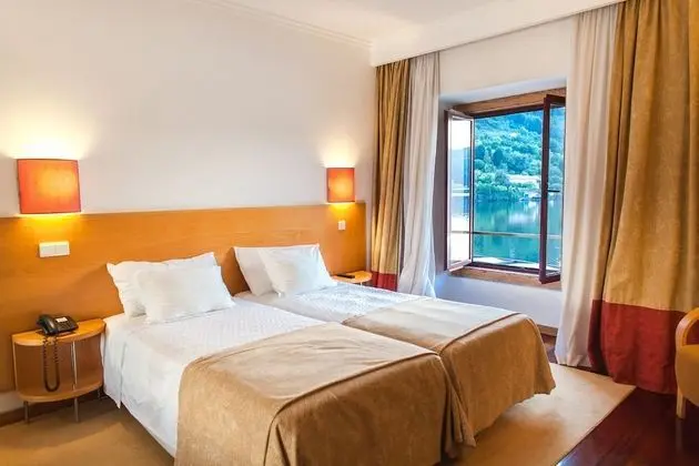 Tek Büyük Yataklı Oda, Nehir Manzaralı (Balcony)