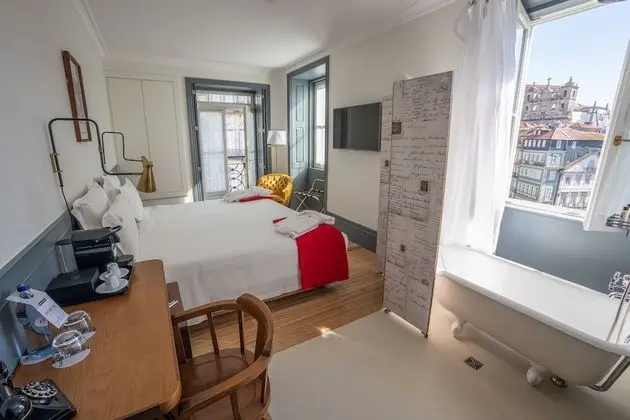 Superior Tek Büyük veya İki Ayrı Yataklı Oda, Küvet, Şehir Manzaralı