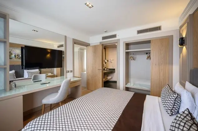 https://images.etstur.com/files/images/hotelImages/TR/51914/l/Porto-Bello-Hotel-Oda-397287.jpg