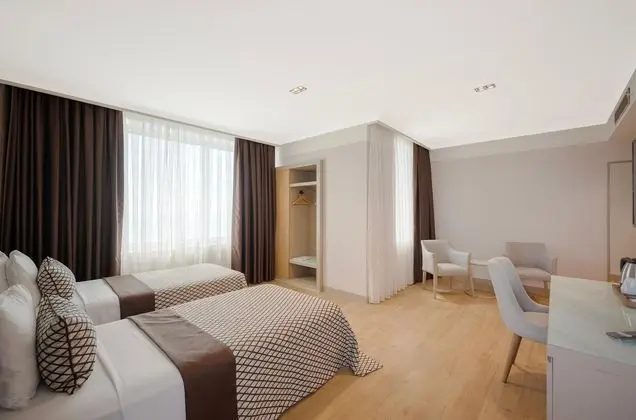 https://images.etstur.com/files/images/hotelImages/TR/51914/l/Porto-Bello-Hotel-Oda-397291.jpg