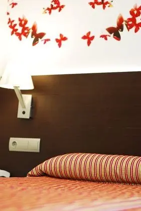 Comfort Büyük Yataklı Tek Kişilik Oda, Kısmi Deniz Manzaralı