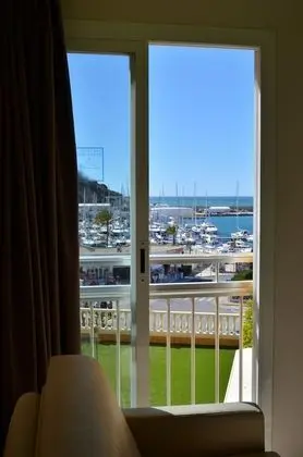 Comfort Büyük Yataklı Tek Kişilik Oda, Kısmi Deniz Manzaralı