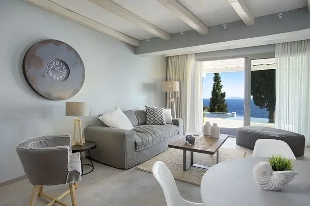 Villa, 5 Yatak Odası, Kişiye Özel Havuzlu, Deniz Manzaralı (Kalyva Mare)