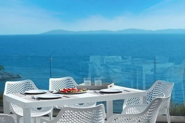 Villa, 5 Yatak Odası, Kişiye Özel Havuzlu, Deniz Manzaralı (Kalyva Mare)
