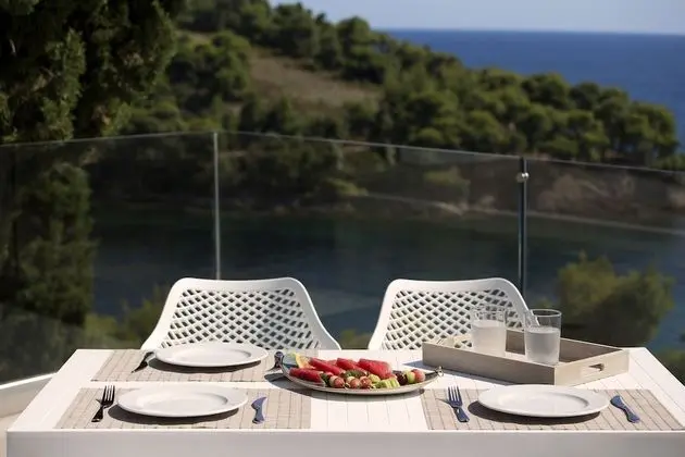 Villa, 5 Yatak Odası, Kişiye Özel Havuzlu, Deniz Manzaralı (Kalyva Mare)