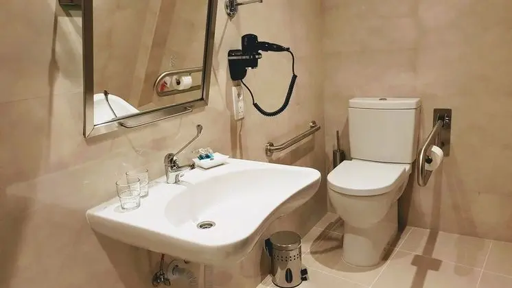 Comfort Tek Büyük Yataklı Oda