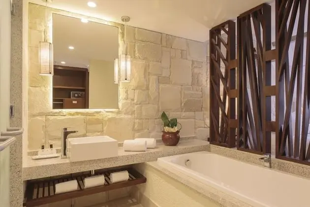 Süit, 1 En Büyük (King) Boy Yatak, Balkon, Bahçe Manzaralı (Master with Bathtub)