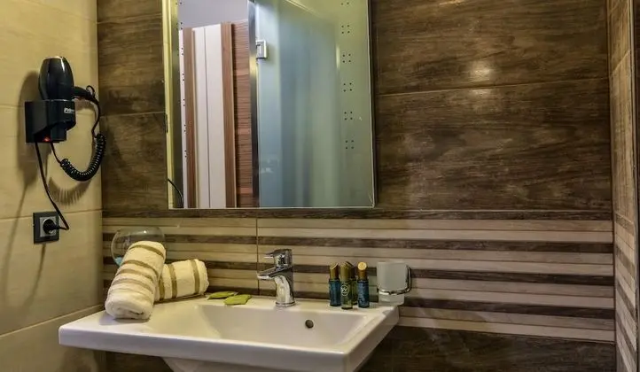 Standard Tek Büyük veya İki Ayrı Yataklı Oda