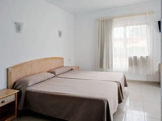 Grand Tek Büyük Yataklı Oda