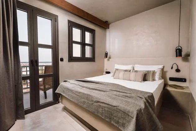 Oikos Family 2 Bedrooms Land View