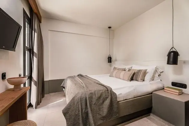 Oikos Family 2 Bedrooms Land View