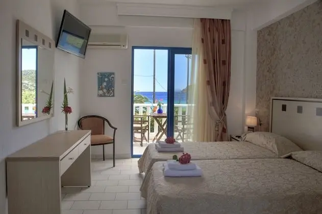 Tek Büyük veya İki Ayrı Yataklı Oda, Deniz Manzaralı, Denize Sıfır