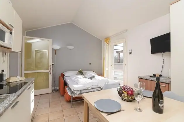 Family Stüdyo, Birden Çok Yatak, Dağ Manzaralı, Göl Kenarı (Porto Letizia Begonia 8)