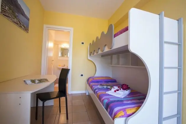 Family Apart Daire, Birden Çok Yatak, 2 Banyolu, Göl Kenarı (Porto Letizia Deluxe)