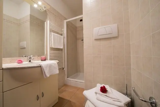 Family Apart Daire, Birden Çok Yatak, Göl Kenarı (Porto Letizia Orchidea 3)