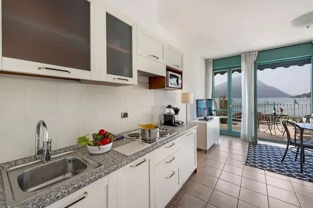 Standard Stüdyo, Göl Manzaralı, Göl Kenarı (Porto Letizia P10)