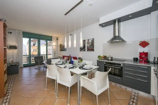 Family Apart Daire, 1 Çift Kişilik Yatak ve Çekyat, Göl Kenarı (Porto Letizia P6 B1)